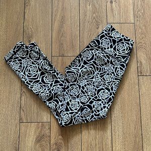Lululemon high rise wunder under luxtreme abstract floral 23 inches SZ 4